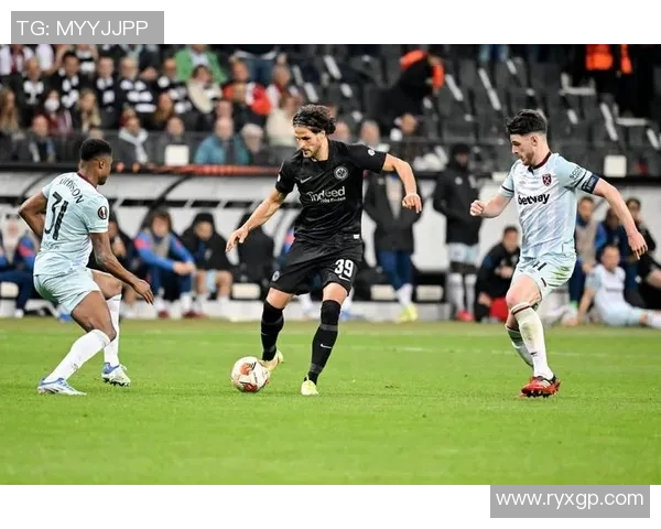 法兰克福客场继续保持领头羊位置，击败云达不莱梅豪取三分！